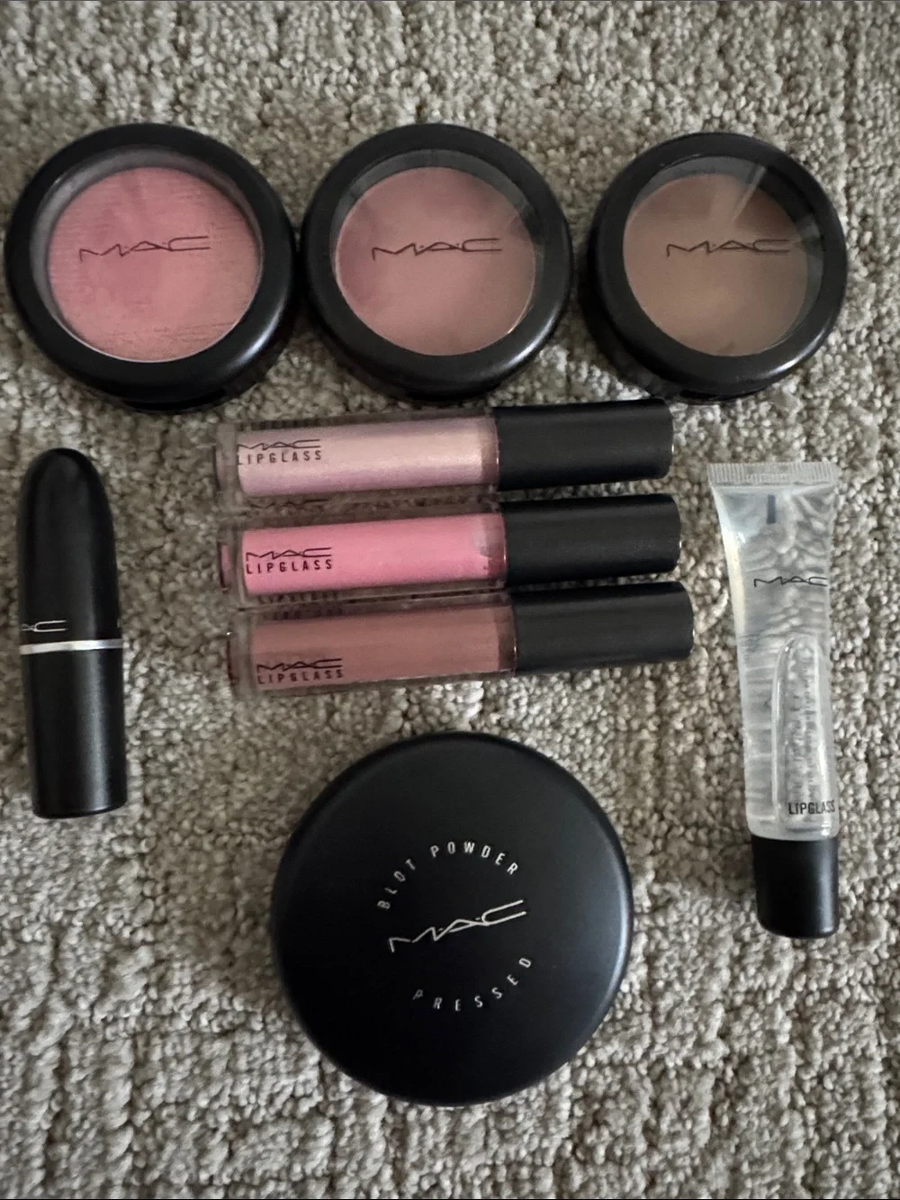 MAC Makeup Bundle - Picture 1 of 8